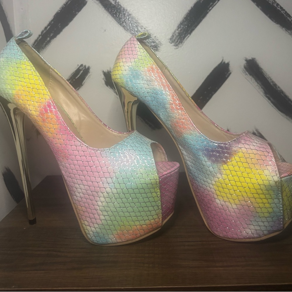 Gorgeous Mermaid Peep-Toe Heels